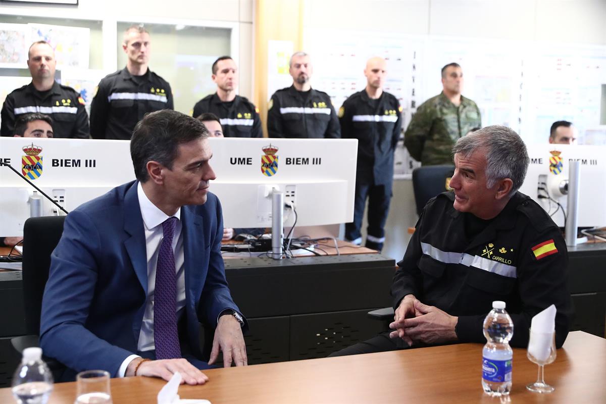 23/01/2025. Pedro Sánchez visita a las unidades militares desplegadas en Valencia tras la DANA. El presidente del Gobierno, Pedro Sánchez, c...