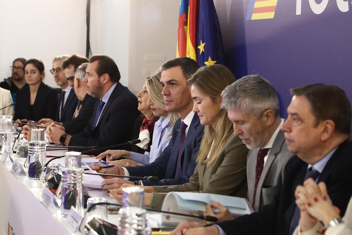 23/01/2025. Pedro Sánchez visita Valencia. El presidente del Gobierno, Pedro Sánchez, junto a varios miembros del Ejecutivo, durante el encu...