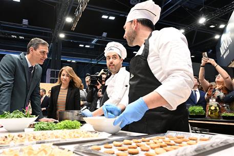 24/01/2025. El presidente del Gobierno visita Fitur. El presidente del Gobierno, Pedro Sánchez, durante su visita a la Feria Internacional d...