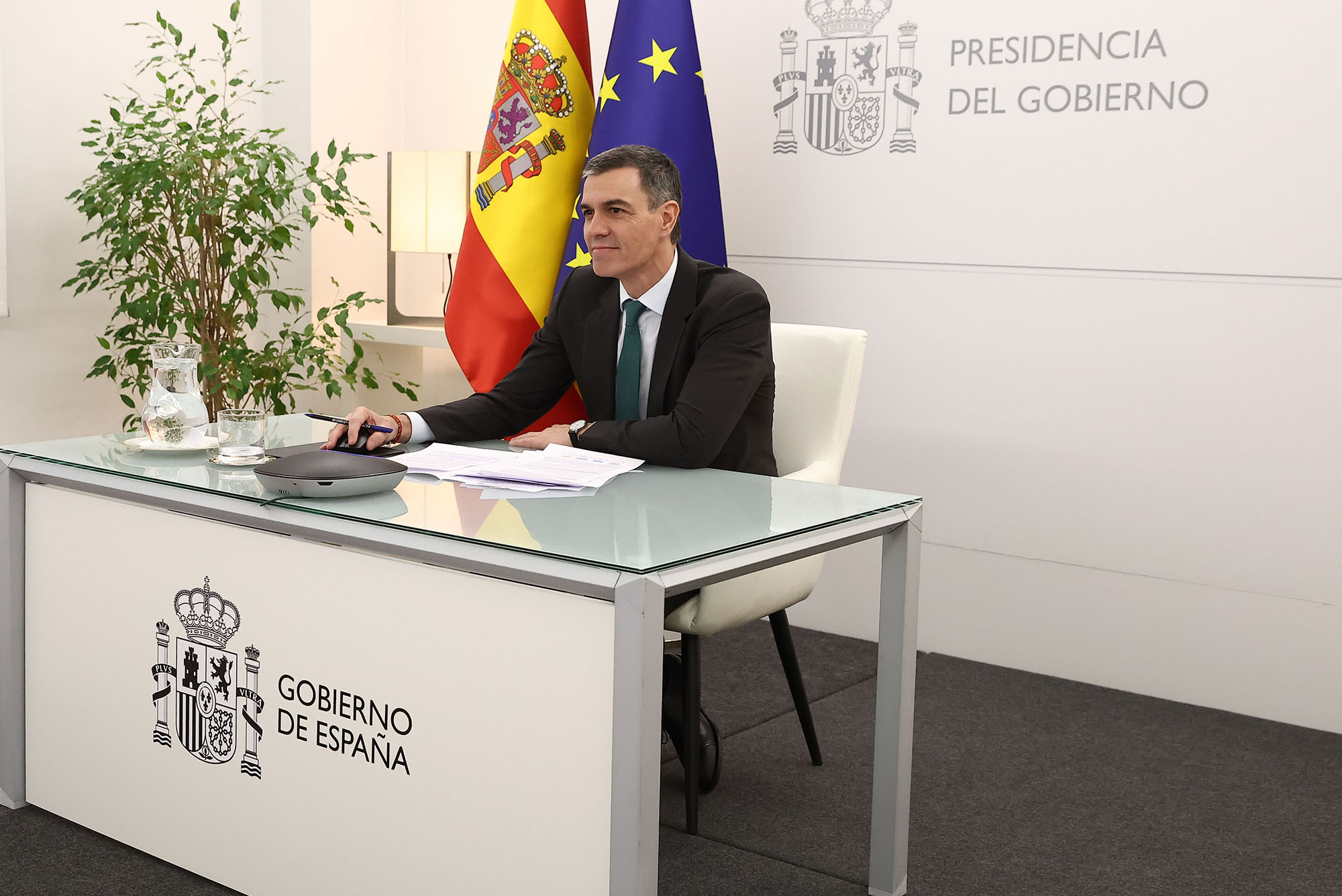 El presidente del Gobierno durante la reunión