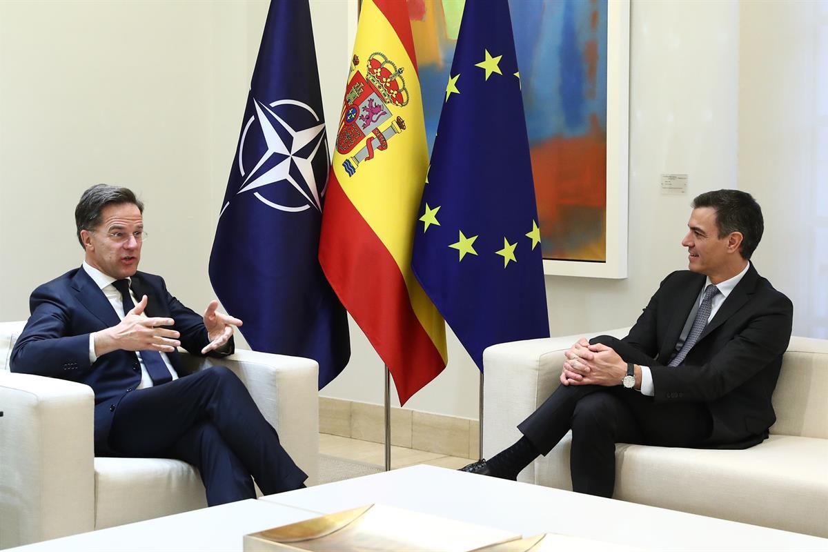 27/01/2025. Pedro Sánchez recibe al secretario general de la OTAN, Mark Rutte. El presidente del Gobierno, Pedro Sánchez, y el secretario ge...