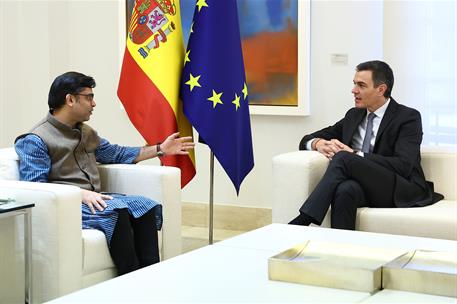 27/01/2025. El presidente recibe al CEO de OXFAM Internacional. El presidente del Gobierno, Pedro S&#225;nchez,y el CEO de OXFAM Internacional, A...