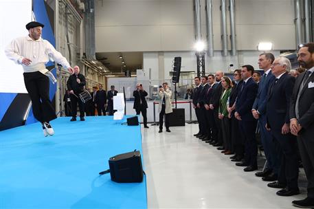 27/02/2025. Sánchez visita el centro de fabricación aeroespacial avanzada (ADMIRE). El presidente del Gobierno, Pedro Sánchez, durante el au...