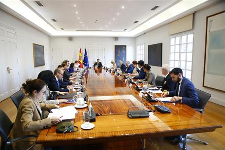 28/01/2025. Pedro S&#225;nchez preside la reuni&#243;n del Consejo de Seguridad Nacional. El presidente del Gobierno, Pedro S&#225;nchez, en la reuni&#243;n del...