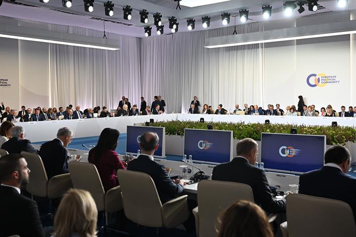Panorámica de la reunión