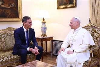 Pedro Sánchez mantiene un encuentro con el papa León XIV en la Nunciatura Apostólica