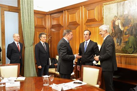 Luis Planas  junto a los representantes de Federación Española de Industrias de Alimentación y Bebidas