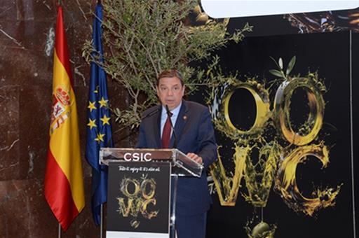 El ministro Luis Planas clausura la primera edición del Congreso Mundial del Aceite de Oliva, en Madrid