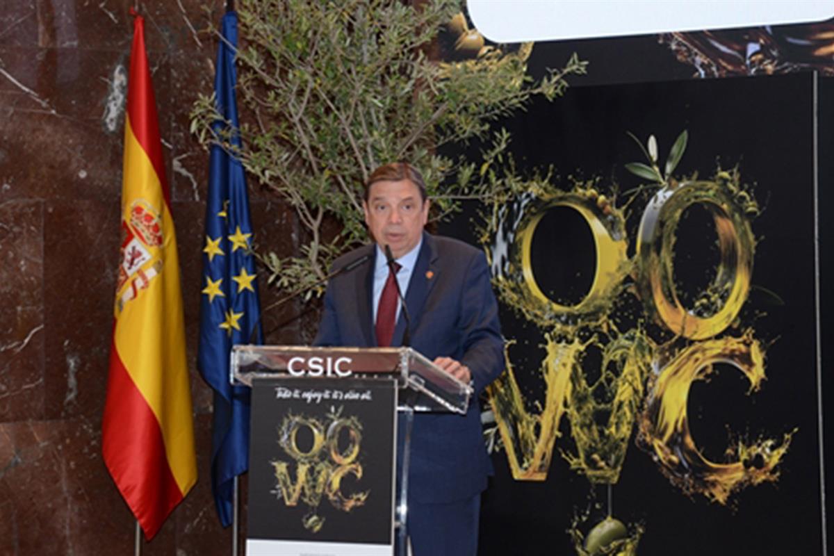 El ministro Luis Planas clausura la primera edición del Congreso Mundial del Aceite de Oliva, en Madrid