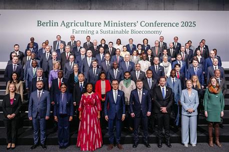 Foto de familia de la Conferencia de Ministros del Foro Global de Alimentación y Agricultura 2025