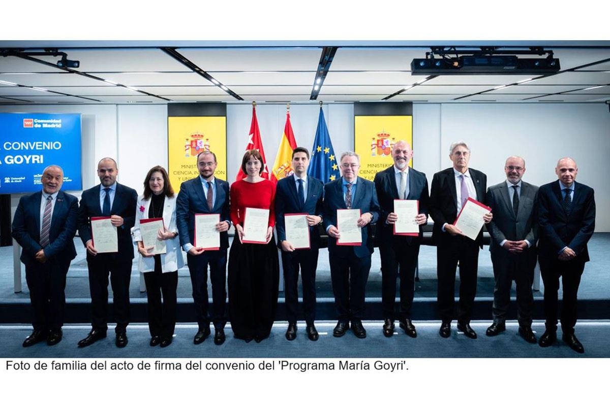 Foto de familia del acto de familia del convenio del 