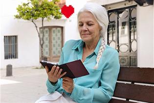 Mujer leyendo un libro