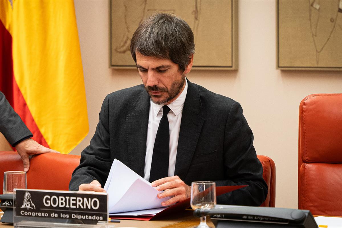 El ministro de Cultura, Ernest Urtasun, durante su comparecencia en la Comisión de Cultura del Congreso de los Diputados.