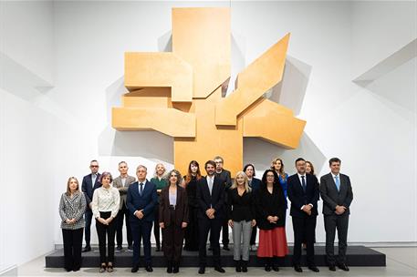 El ministro de Cultura, Ernest Urtasun, junto a los consejeros de Cultura de las comunidades y ciudades autónomas de Ceuta y Mel