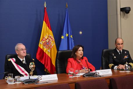 La ministra de Defensa, Margarita Robles, durante la videoconferencia con las misiones militares en el exterior