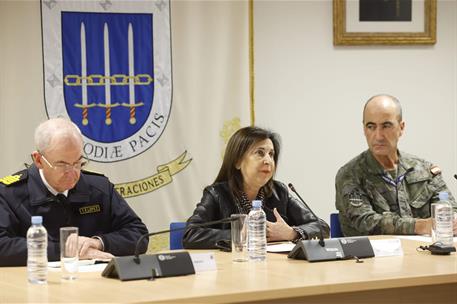 La ministra de Defensa, Margarita Robles, durante la reunión por videoconferencia.