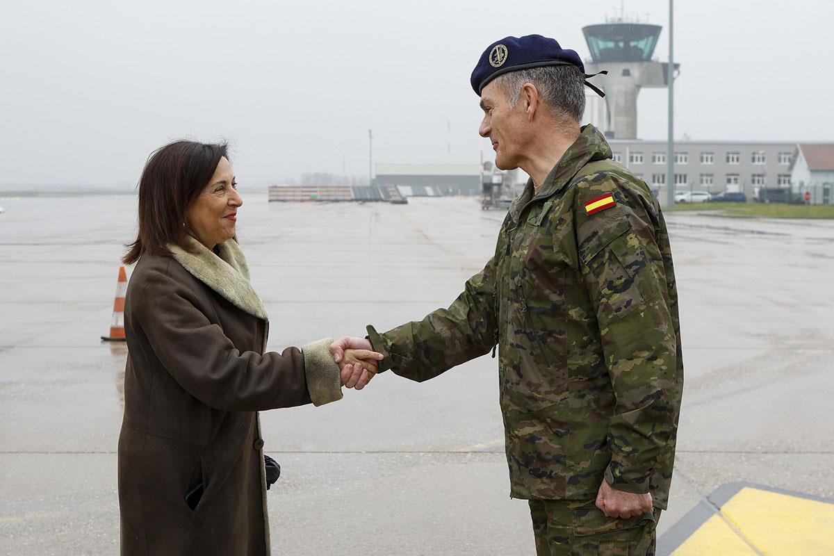 La ministra de Defensa durante la visita al Cuartel General del Eurocuerpo en Estrasburgo (Francia).