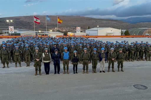 La ministra de Defensa, Margarita Robles, durante su visita al contigente español en Líbano.