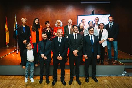 Fotografía de familia del acto de celebración