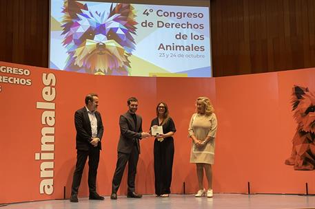 El ministro de Derechos Sociales, Pablo Bustinduy, clausura el IV Congreso de Derechos de los Animales.