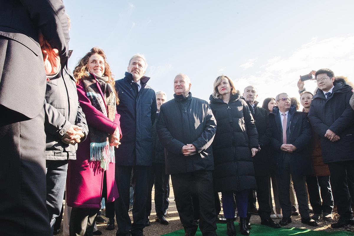 La ministra de Educación, Formación Profesional y Deportes, Pilar Alegría, junto al ministro de Industria y Turismo, Jordi Hereu