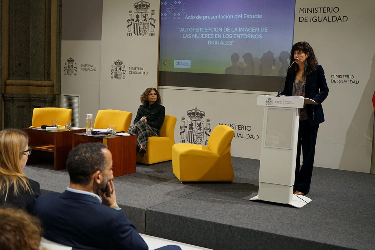 La ministra de Igualdad, Ana Redondo, durante la presentación del estudio elaborado por el Instituto de las Mujeres