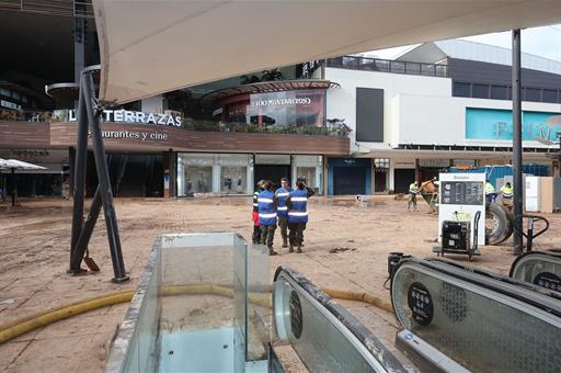 Daños causados en el centro comercial de Aldaia.