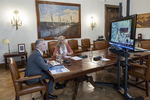 El ministro del Interior y el presidente de Canarias durante la reunión de trabajo