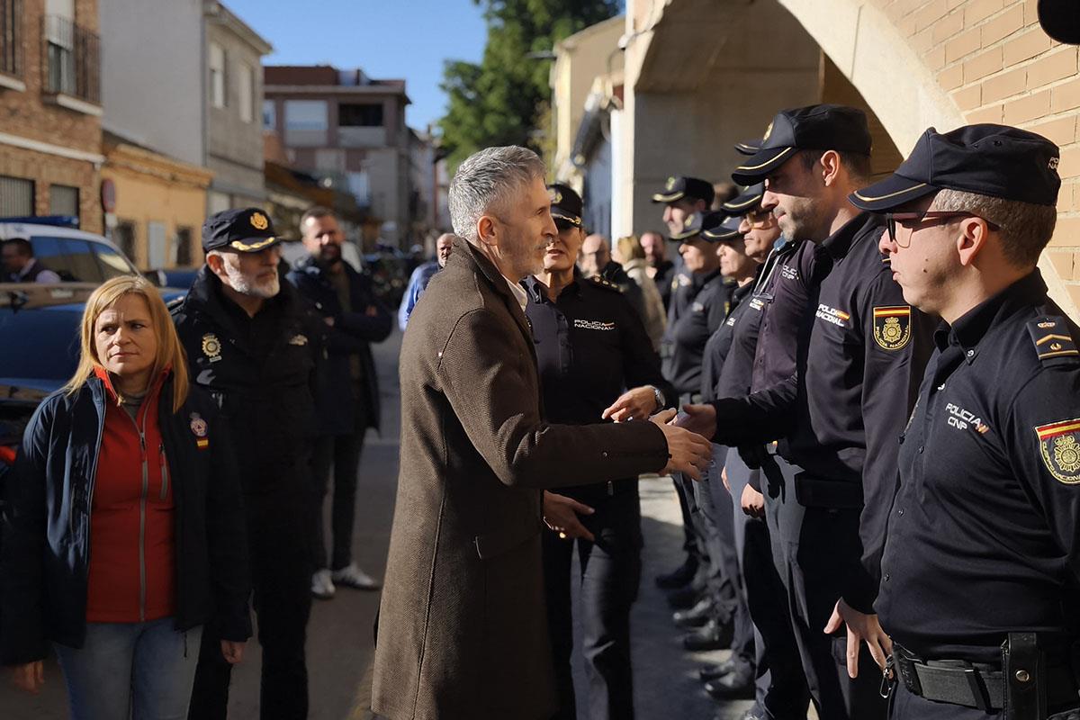 El ministro del Interior, Fernando Grande-Marlaska, durante su visita a Xirivella (Valencia)