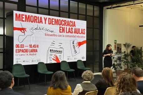 La ministra de Juventud e Infancia, Sira Rego, en la clausura del acto 'Memoria y Democracia en las Aulas'.