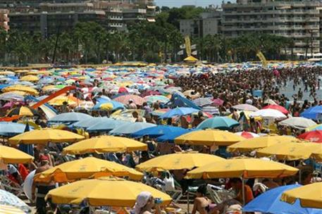 Veraneantes en la playa