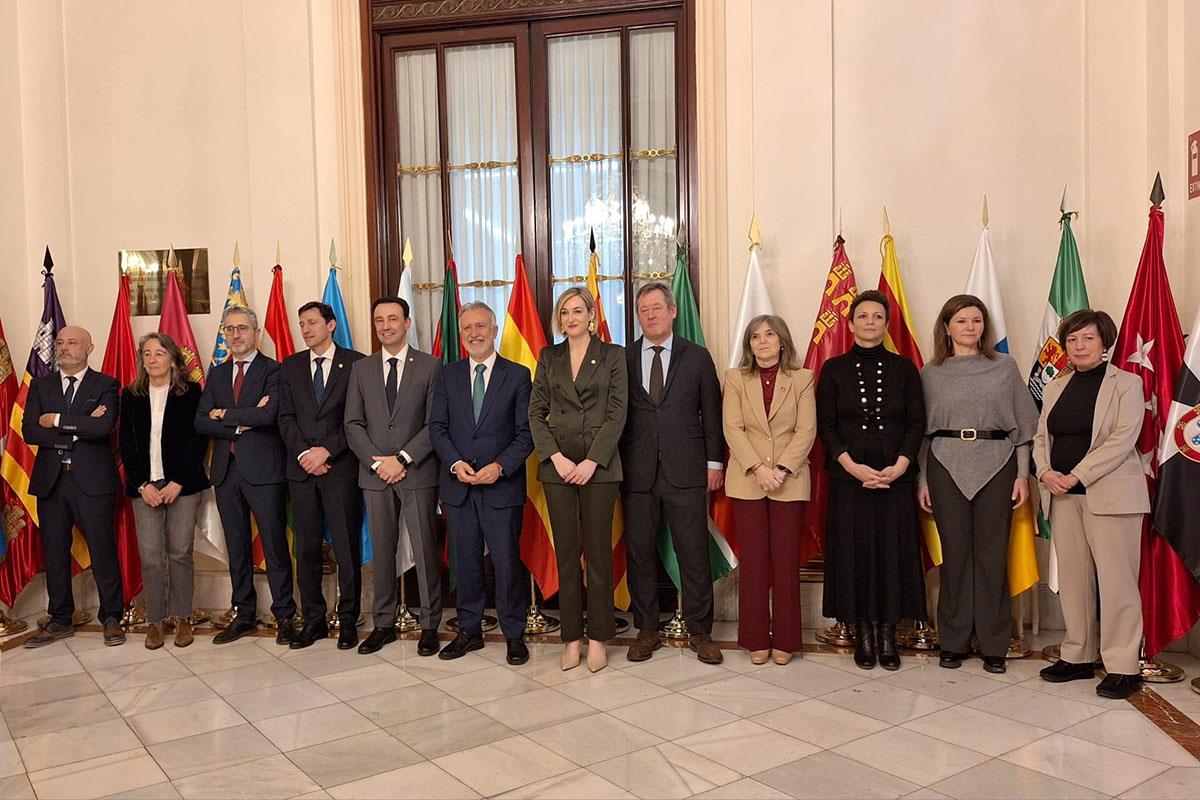 Foto de familia de la Comisión Bilateral de Cooperación con País Vasco celebrada en Madrid