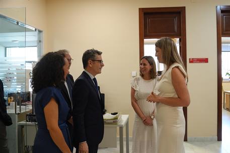 El ministro Félix Bolaños visita el Juzgado de Violencia sobre la Mujer de Cáceres