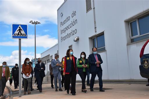 La ministra Carolina Darias recorre las instalaciones de Sanidad Exterior del Puerto de Algeciras 