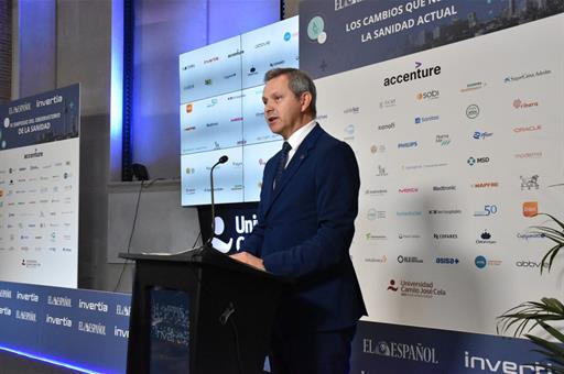 El ministro de Sanidad en funciones, José Miñones, durante su participación en el simposio