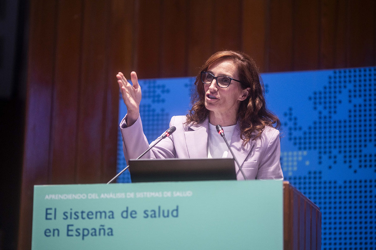 La ministra de Sanidad, Mónica García, durante su intervención