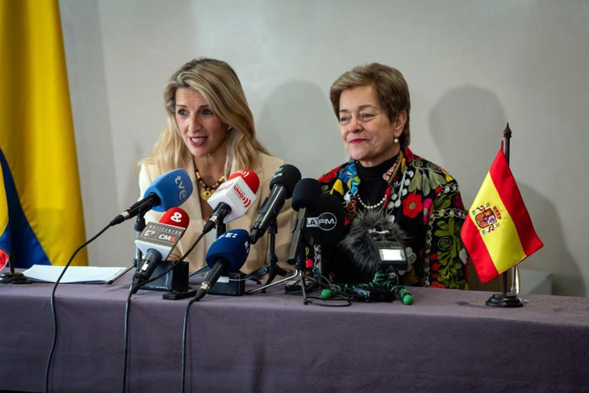 a vicepresidenta segunda y ministra de Trabajo y Economía Social, Yolanda Díaz, y su homóloga colombiana Gloria Inés Ramírez