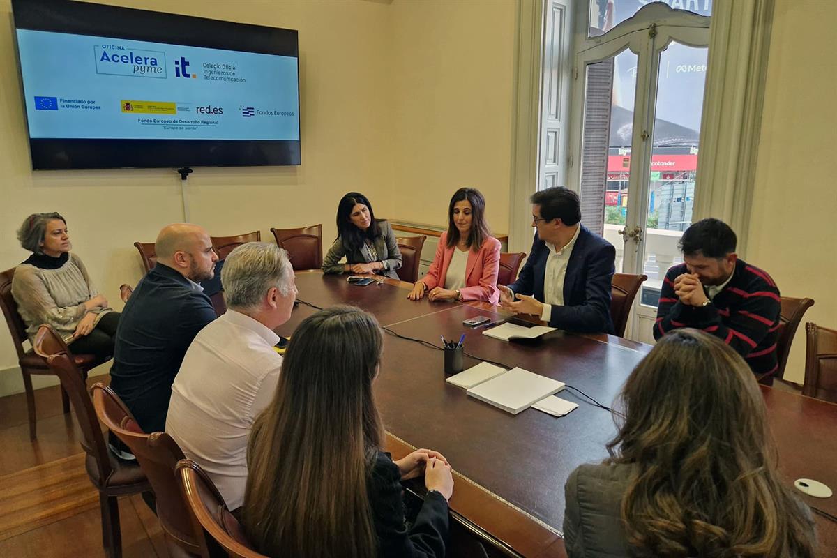 El ministro para la Transformación Digital y de la Función Pública, Óscar López, visita Oficina Acelera Pyme Madrid