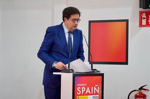 El ministro para la Transformación Digital y de la Función Pública, Óscar López, en el Mobile World Congress Barcelona 2025.