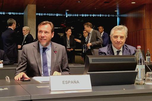 El ministro de Transportes y Movilidad Sostenible, Óscar Puente, durante el Consejo de ministros de Transportes de la UE