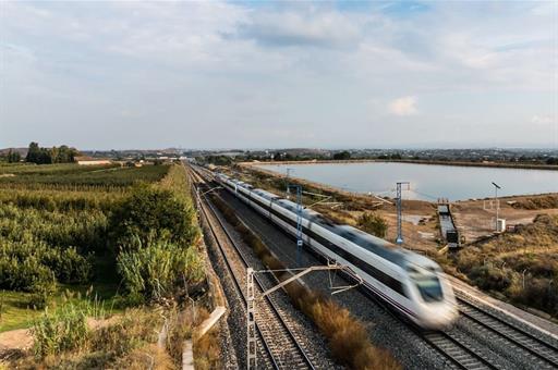 Imagen del artículo España logra 241 millones de euros de fondos europeos para impulsar una red transeuropea de transporte eficiente y sostenible