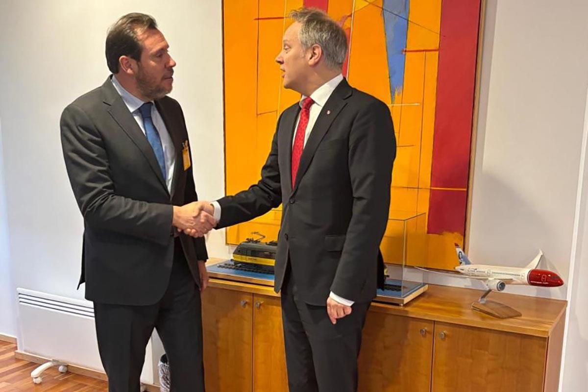 El ministro de Transportes y Movilidad Sostenible, Óscar Puente, con el ministro de Transportes de Noruega, Jon-Ivar Nygård