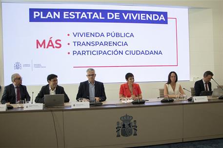 La ministra de Vivienda y Agenda Urbana, Isabel Rodríguez, durante la reunión