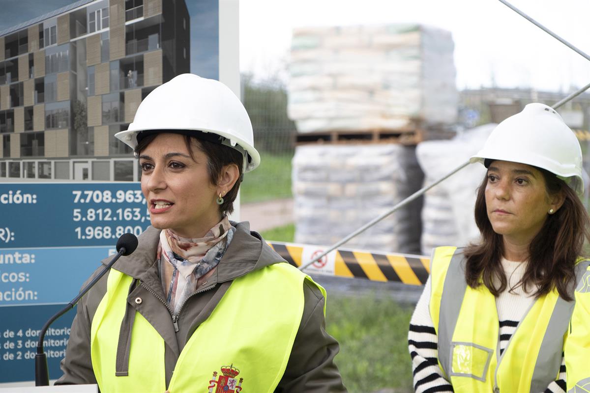 La ministra Isabel Rodríguez visita en A Coruña una promoción de 40 viviendas asequibles